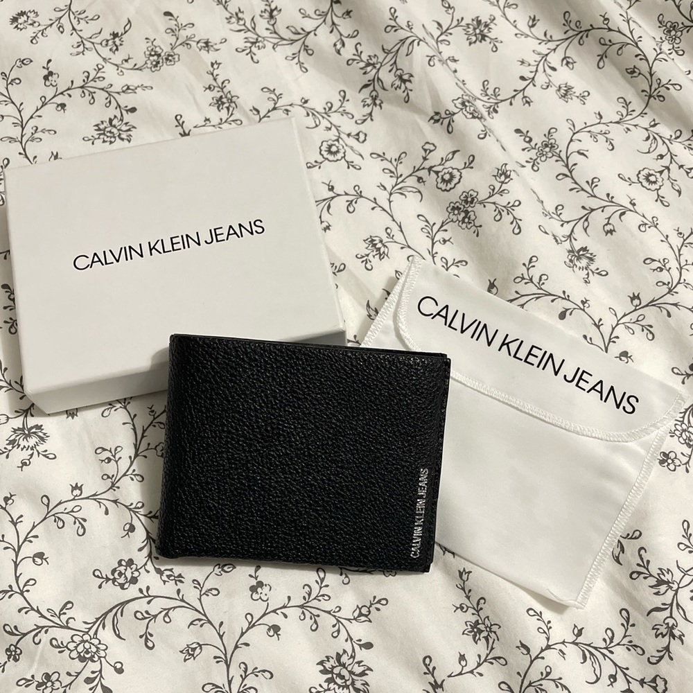 Calvin Klein jeans Black textured multi storage mens wallet